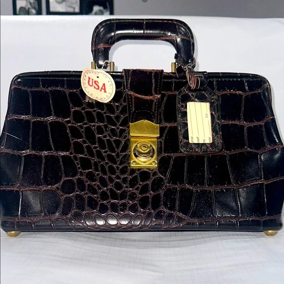 Flying Horse Doctor Elegant Crocodile Pattern Handbag - Picture 1 of 13